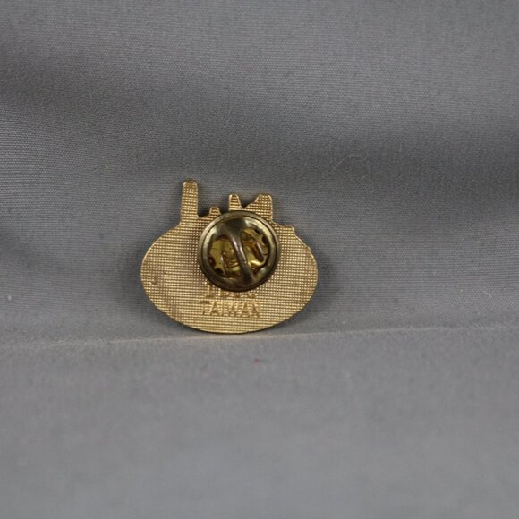 Vintage Gas Company PIn - Esso Strathcona Refinery - Inlaid Pin - Picture 2 of 3